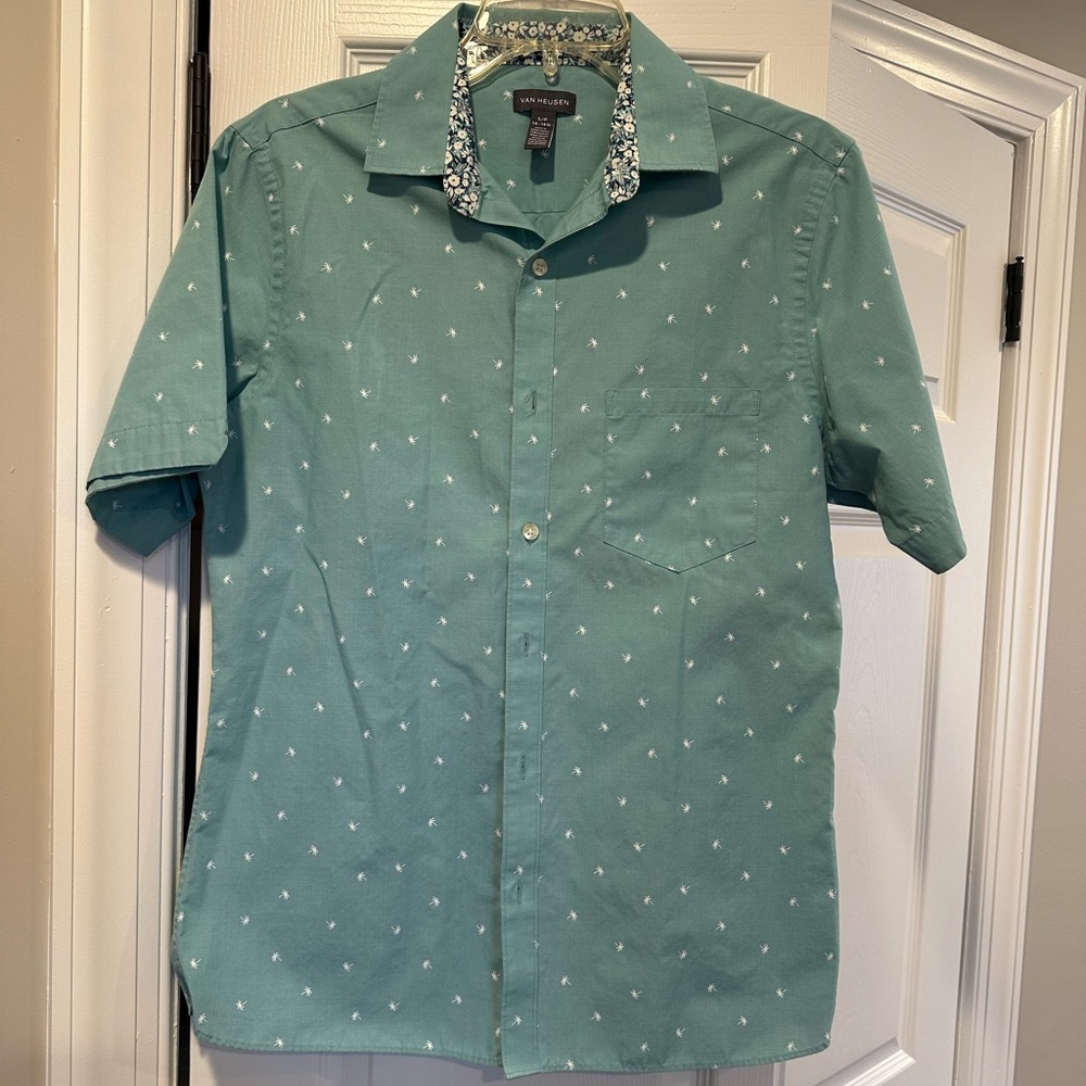 Van Heusen Mens shirt - color: green/palm tree print - size:S -perfect condition